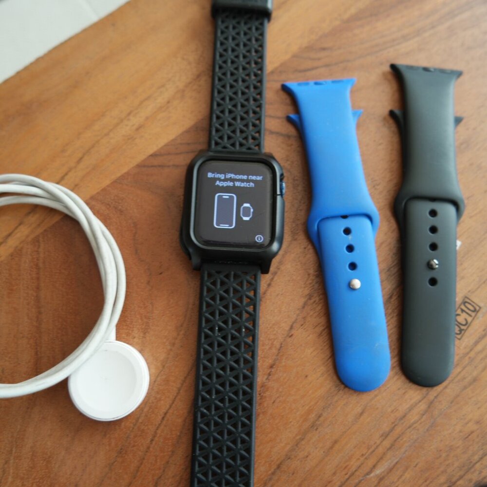 Apple Watch Series 6 Deep Blue GPS Bundle